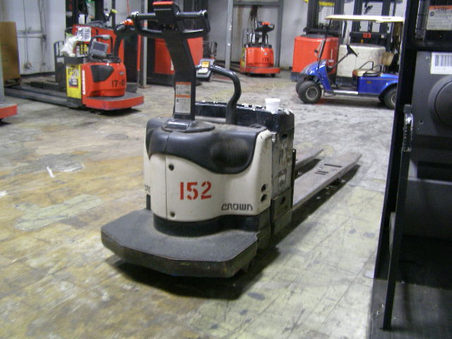 Warehouse Pallet Jacks